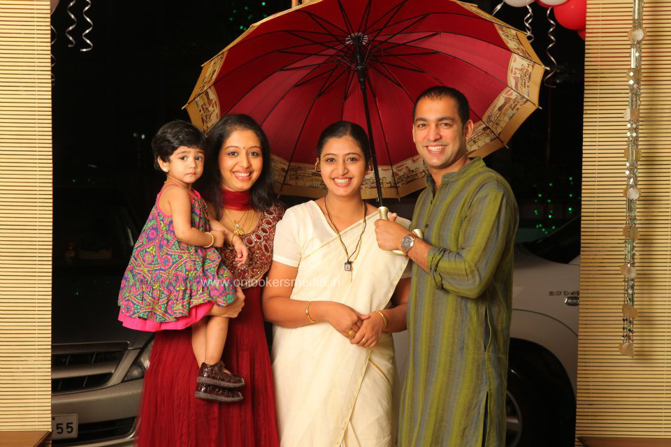 Malayalam actress Gopika with family-Girly Anto-Gopika Stills-Ph