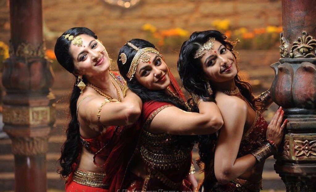 Rudhramadevi Stills-Images-Anushka Shetty-Allu Arjun