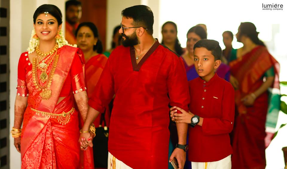 http://onlookersmedia.in/wp-content/uploads/2016/09/Pretham-Actress-Sharanya-Menon-Wedding-Stills-Photos-18.jpg