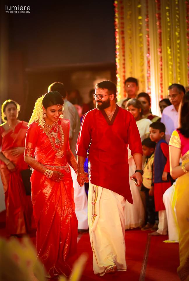 http://onlookersmedia.in/wp-content/uploads/2016/09/Pretham-Actress-Sharanya-Menon-Wedding-Stills-Photos-19.jpg