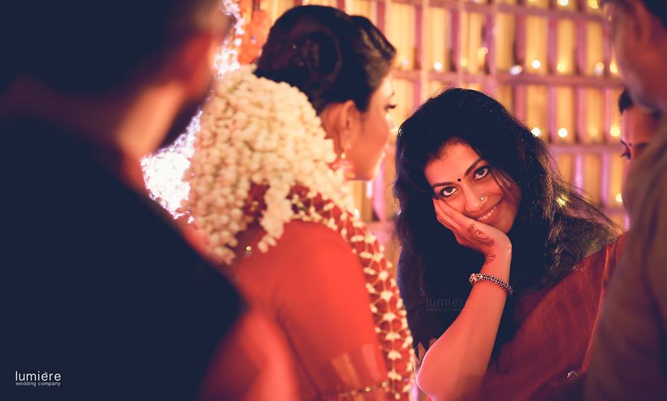 http://onlookersmedia.in/wp-content/uploads/2016/09/Pretham-Actress-Sharanya-Menon-Wedding-Stills-Photos-9.jpg