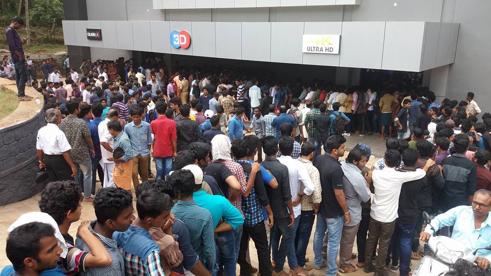 Pulimurugan first day collection theatre rush