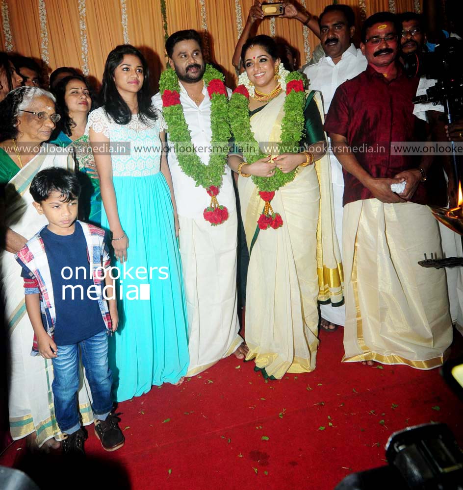 https://onlookersmedia.in/wp-content/uploads/2016/11/Dileep-Kavya-Madhavan-Wedding-Stills-Photos-31.jpg