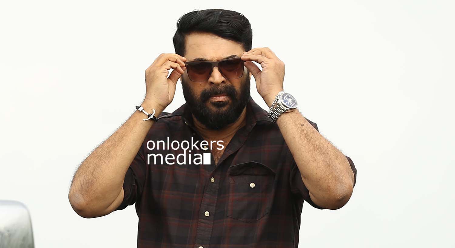 The Great Father stills, mammootty The Great Father photos, The Great Father high quality HD stills, latest malayalam movie, mammootty stylish look, david nainan,