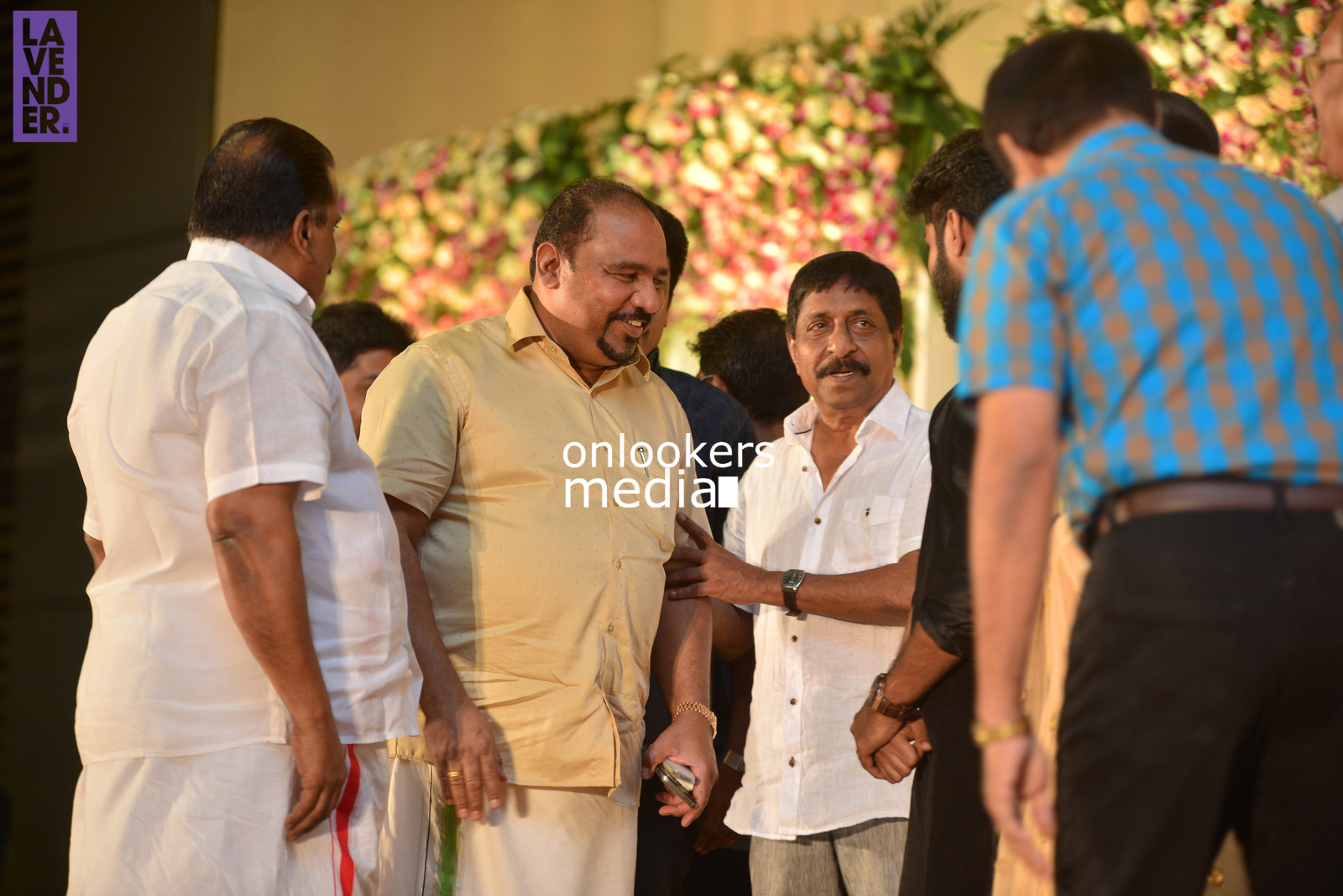 http://onlookersmedia.in/wp-content/uploads/2017/04/Dhyan-Sreenivasan-Wedding-Reception-Stills-Photo-10.jpg