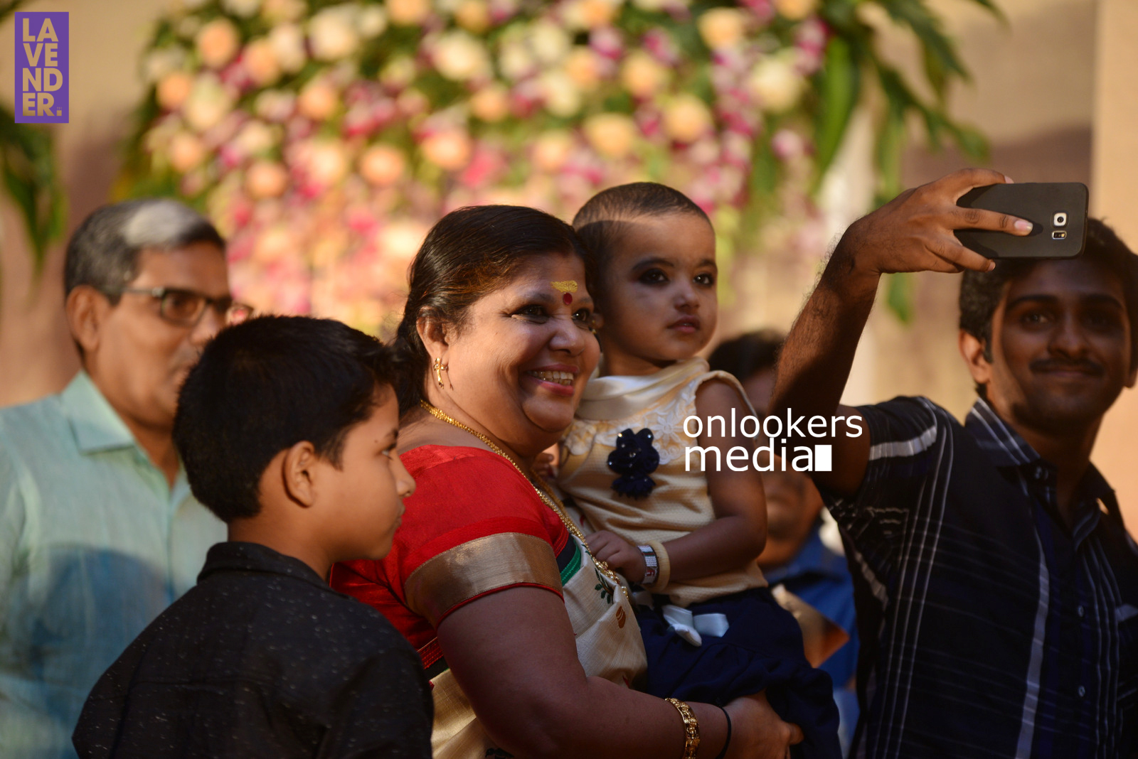 http://onlookersmedia.in/wp-content/uploads/2017/04/Dhyan-Sreenivasan-Wedding-Reception-Stills-Photo-100.jpg