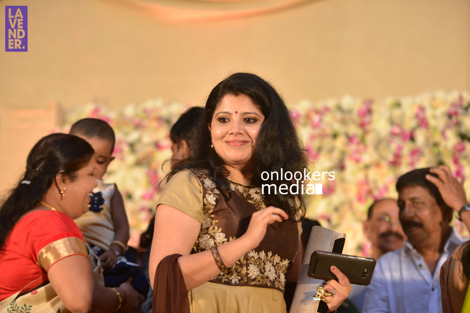 https://onlookersmedia.in/wp-content/uploads/2017/04/Dhyan-Sreenivasan-Wedding-Reception-Stills-Photo-102.jpg