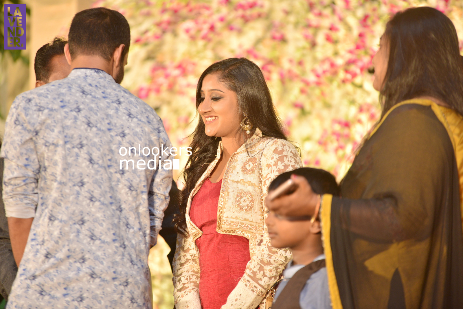 http://onlookersmedia.in/wp-content/uploads/2017/04/Dhyan-Sreenivasan-Wedding-Reception-Stills-Photo-11.jpg