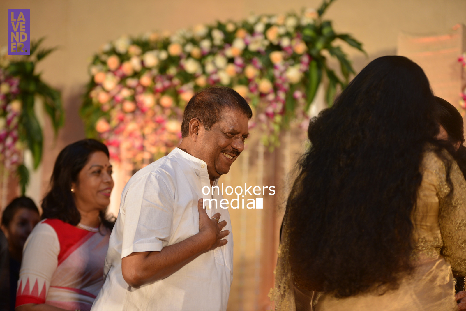 http://onlookersmedia.in/wp-content/uploads/2017/04/Dhyan-Sreenivasan-Wedding-Reception-Stills-Photo-124.jpg