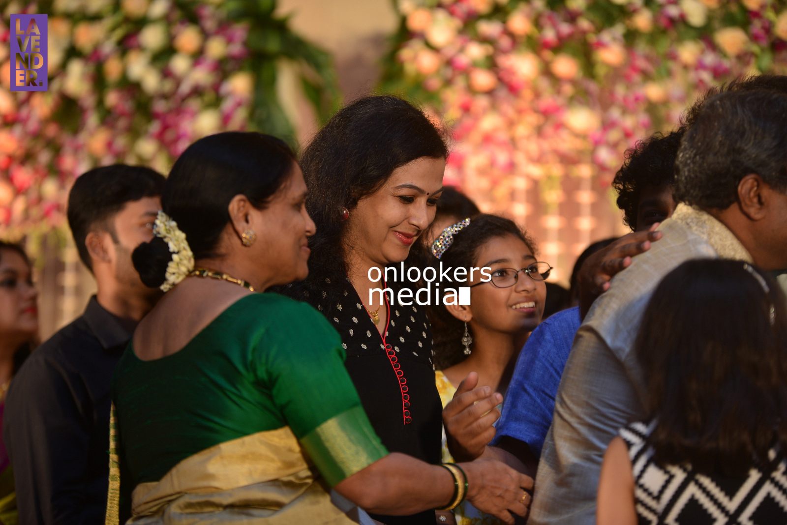 http://onlookersmedia.in/wp-content/uploads/2017/04/Dhyan-Sreenivasan-Wedding-Reception-Stills-Photo-148.jpg