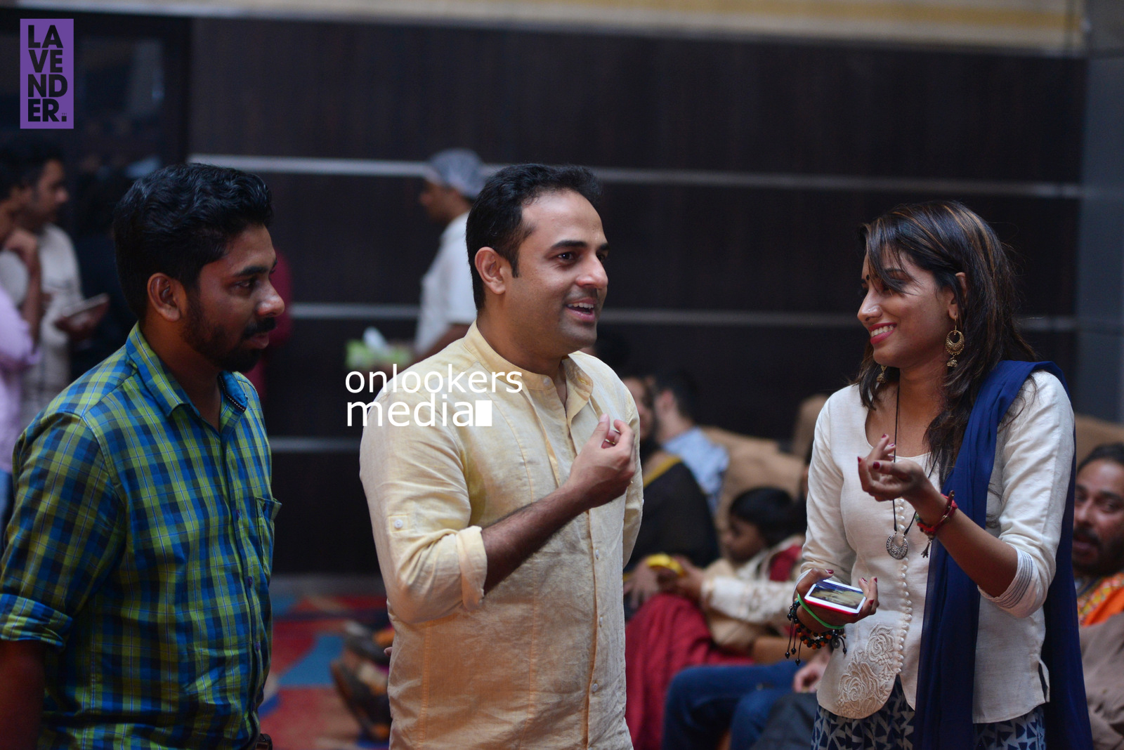 http://onlookersmedia.in/wp-content/uploads/2017/04/Dhyan-Sreenivasan-Wedding-Reception-Stills-Photo-37.jpg