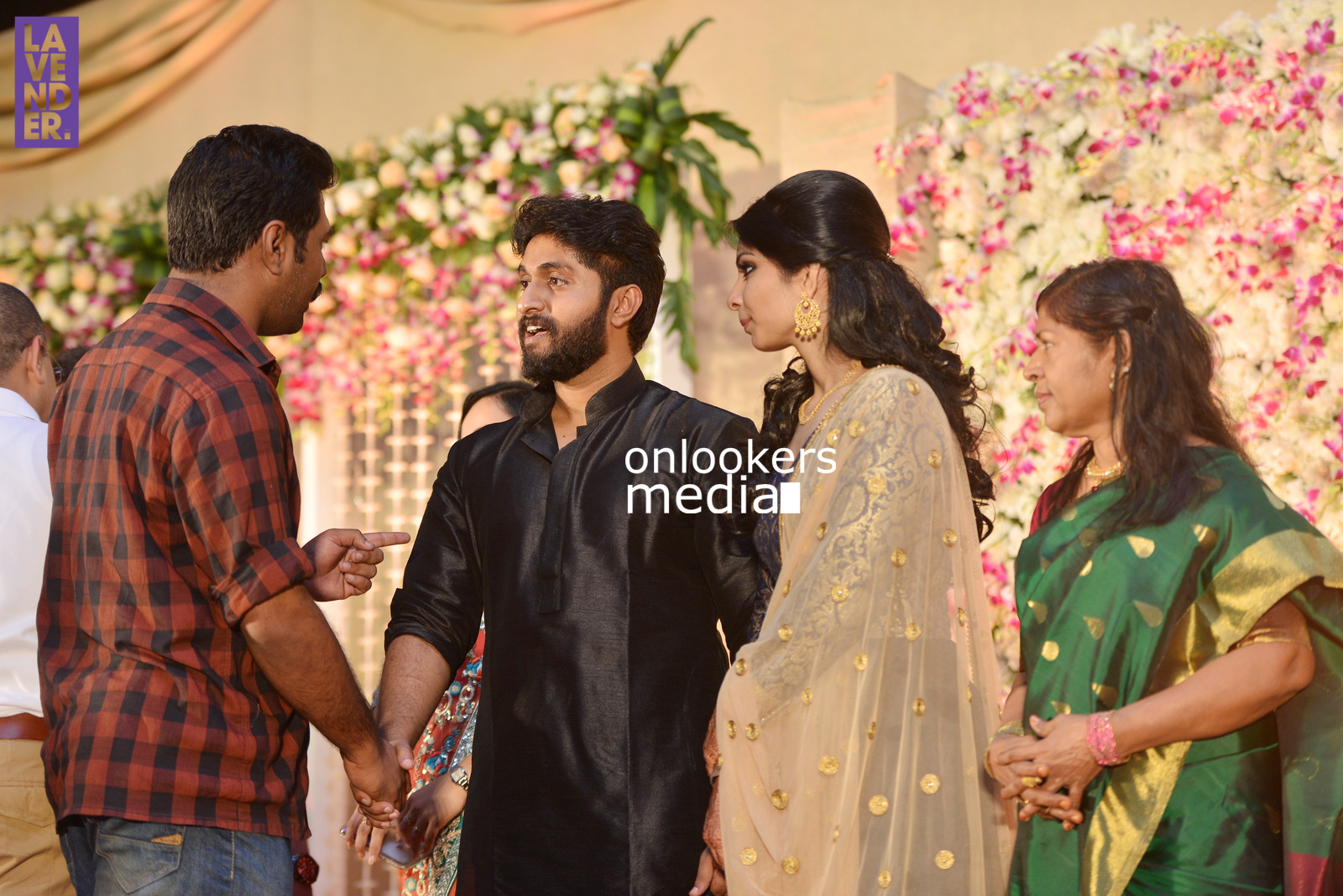 http://onlookersmedia.in/wp-content/uploads/2017/04/Dhyan-Sreenivasan-Wedding-Reception-Stills-Photo-42.jpg