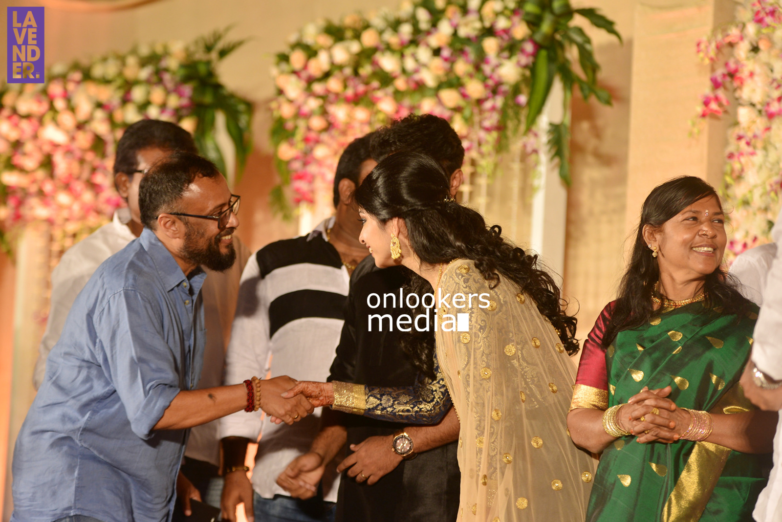 http://onlookersmedia.in/wp-content/uploads/2017/04/Dhyan-Sreenivasan-Wedding-Reception-Stills-Photo-48.jpg
