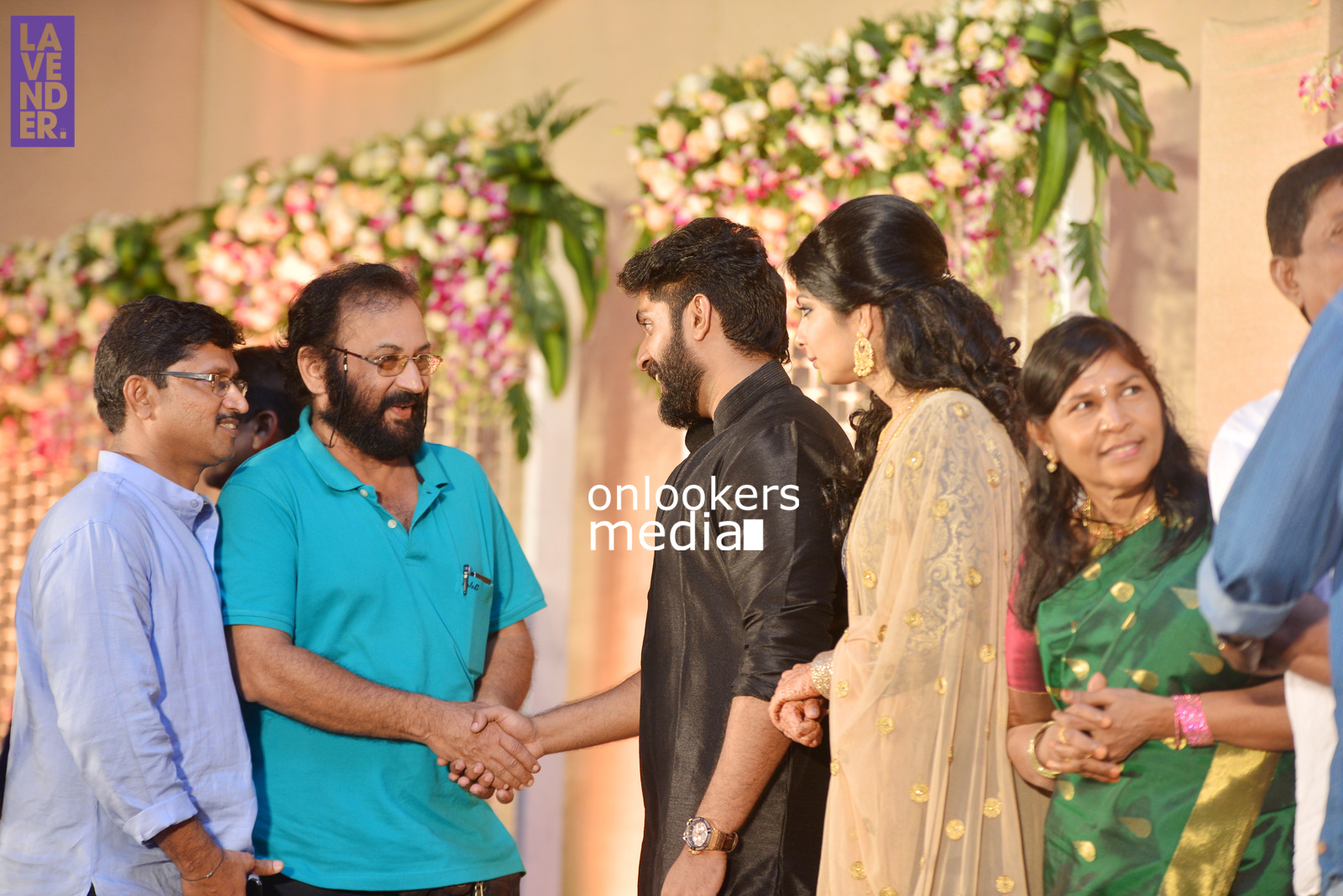 http://onlookersmedia.in/wp-content/uploads/2017/04/Dhyan-Sreenivasan-Wedding-Reception-Stills-Photo-50.jpg