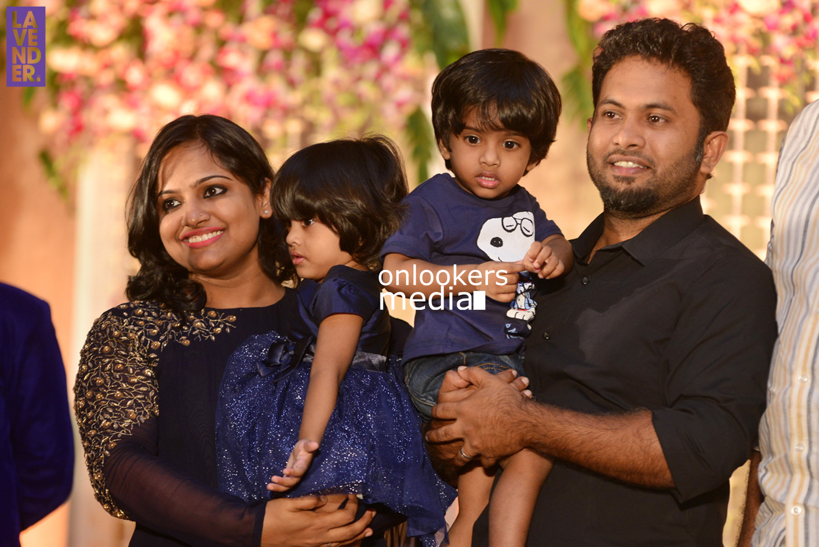 http://onlookersmedia.in/wp-content/uploads/2017/04/Dhyan-Sreenivasan-Wedding-Reception-Stills-Photo-73.jpg