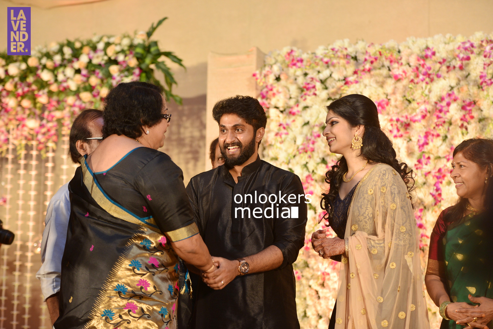 http://onlookersmedia.in/wp-content/uploads/2017/04/Dhyan-Sreenivasan-Wedding-Reception-Stills-Photo-82.jpg