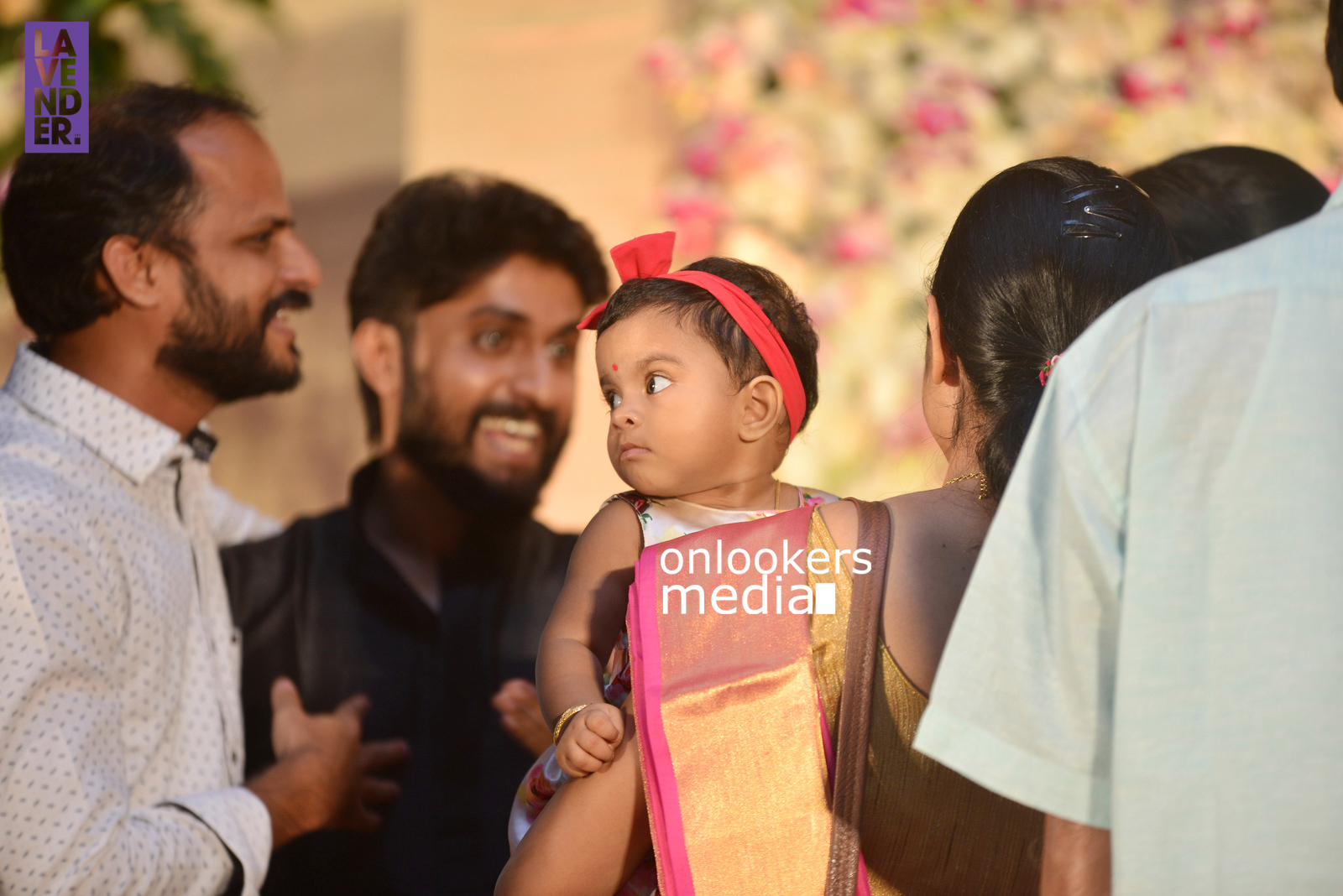 http://onlookersmedia.in/wp-content/uploads/2017/04/Dhyan-Sreenivasan-Wedding-Reception-Stills-Photo-90.jpg