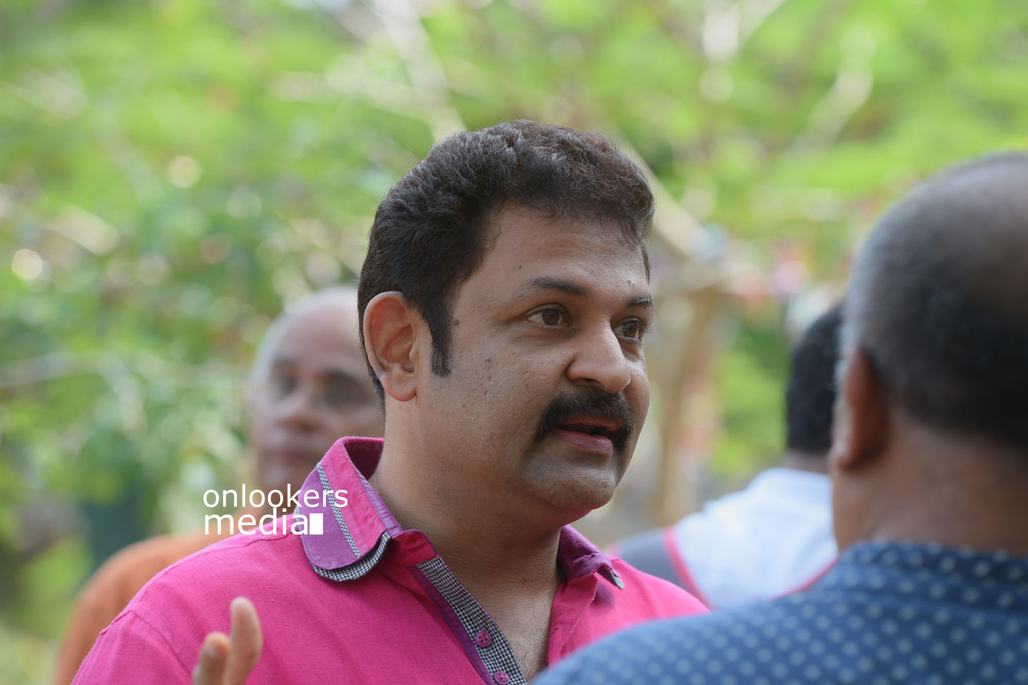 http://onlookersmedia.in/wp-content/uploads/2017/05/Lal-Jose-Mohanlal-movie-Pooja-stills-images-photos-189.jpg