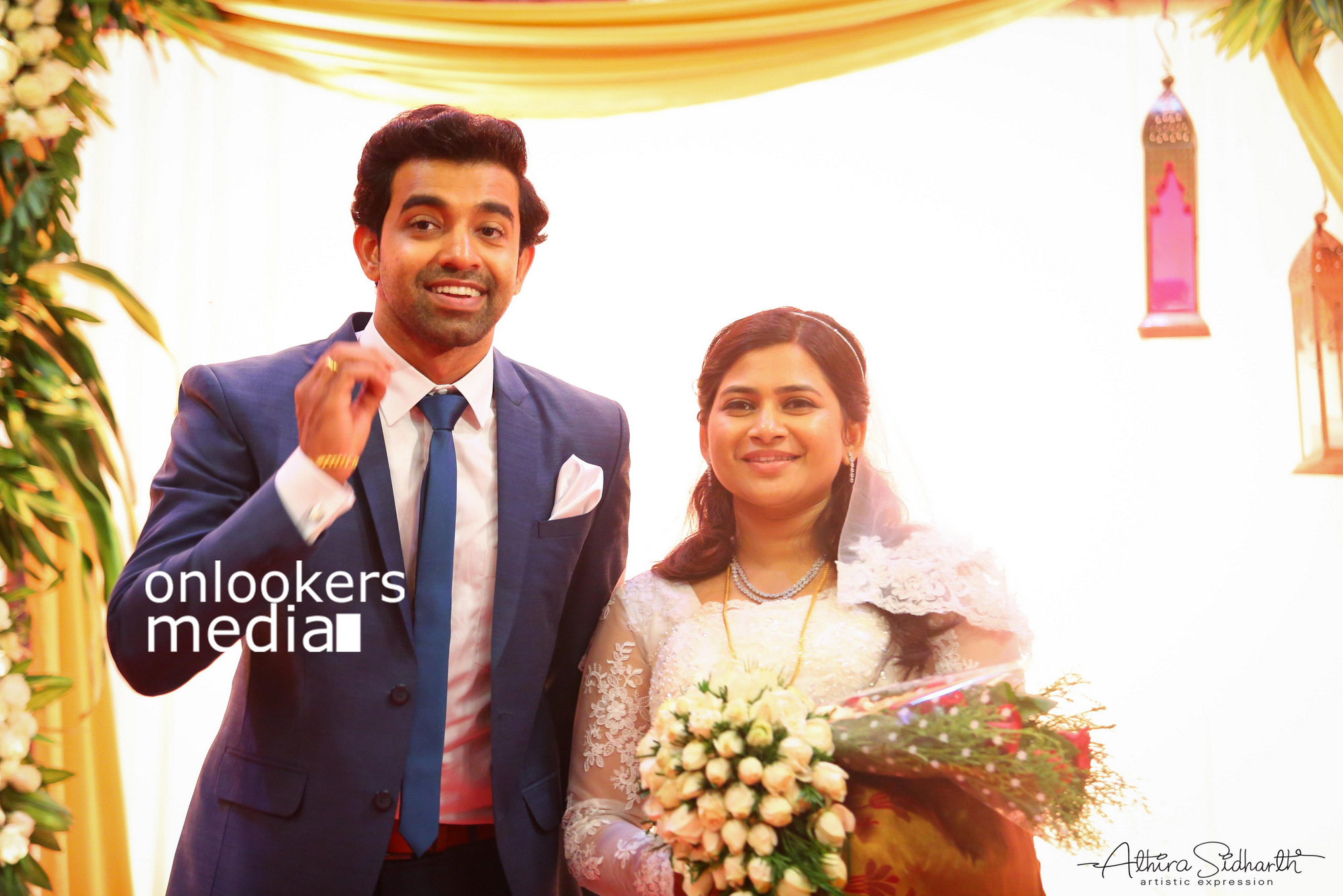 https://onlookersmedia.in/wp-content/uploads/2017/05/Malayalam-Actor-Siju-Wilson-Wedding-Stills-Photos-43.jpg
