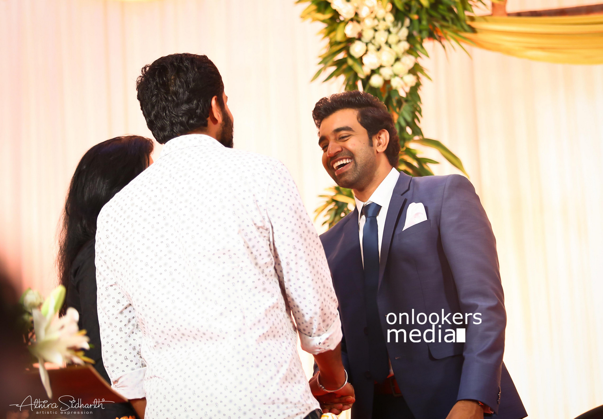 https://onlookersmedia.in/wp-content/uploads/2017/05/Malayalam-Actor-Siju-Wilson-Wedding-Stills-Photos-55.jpg