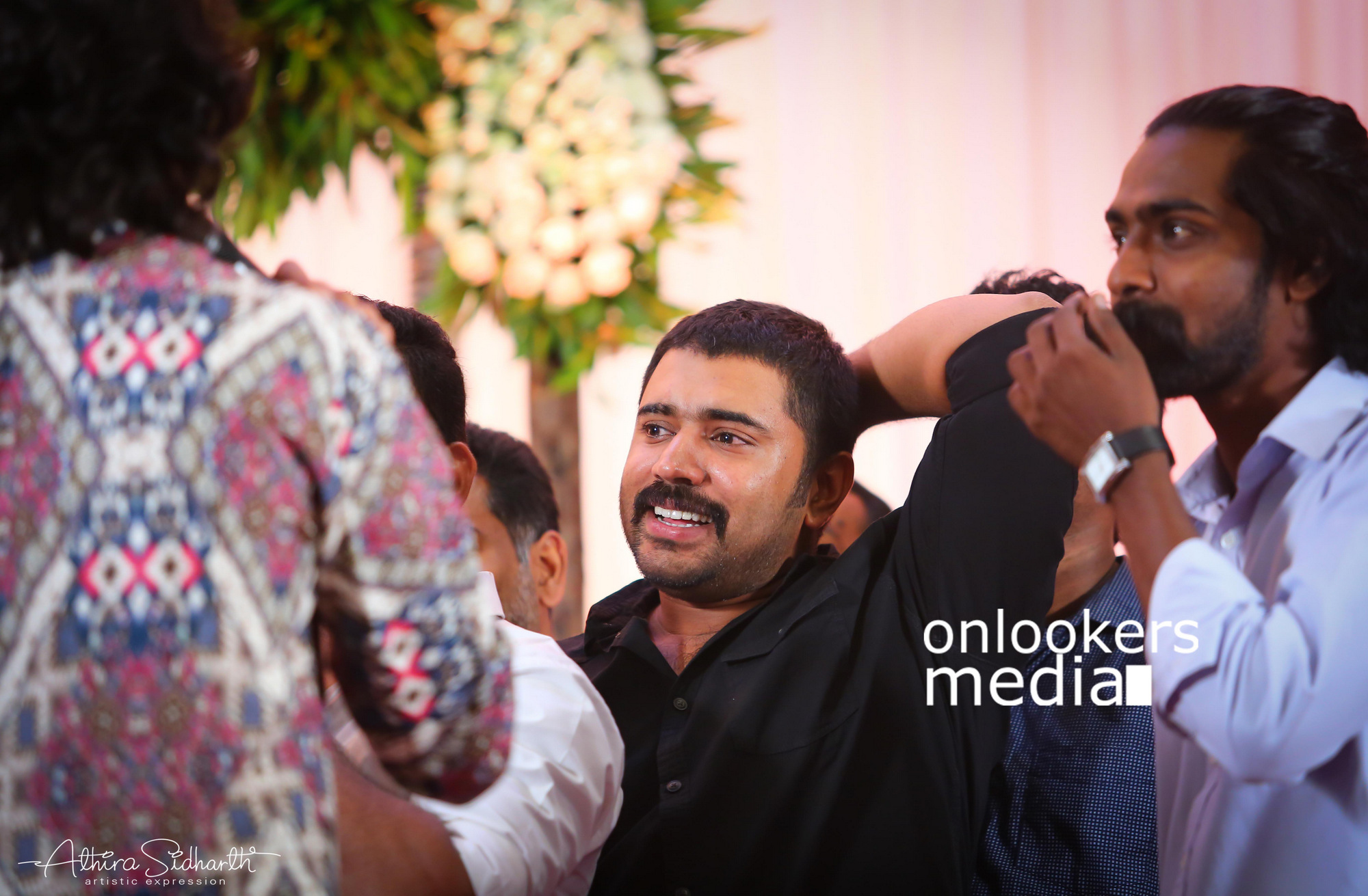 https://onlookersmedia.in/wp-content/uploads/2017/05/Malayalam-Actor-Siju-Wilson-Wedding-Stills-Photos-67.jpg