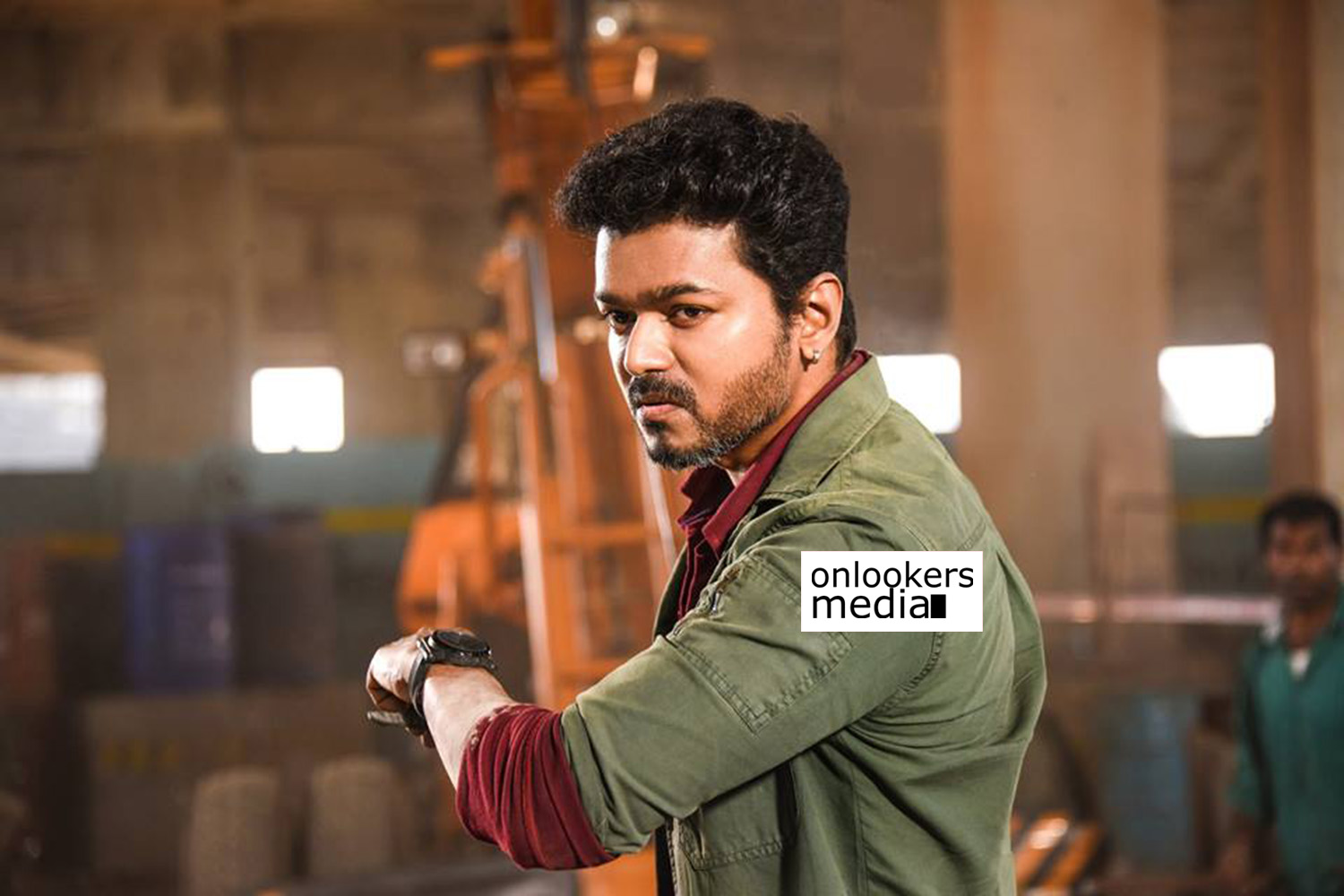 Sarkar Review A Diwali Feast For Vijay Fans