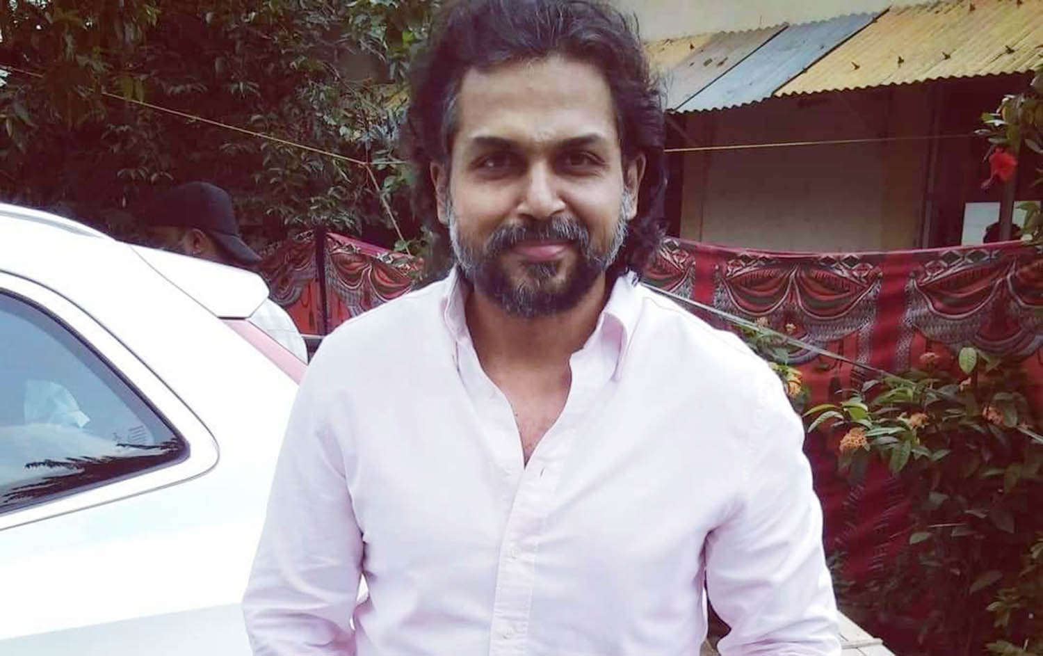 Karthi to sport a salt and pepper look in his next!