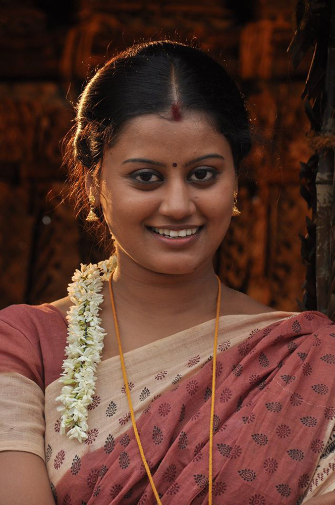 Ansiba Hassan in Paranjothi Tamil Movie-Stills-Photos-Onlookers Media ...