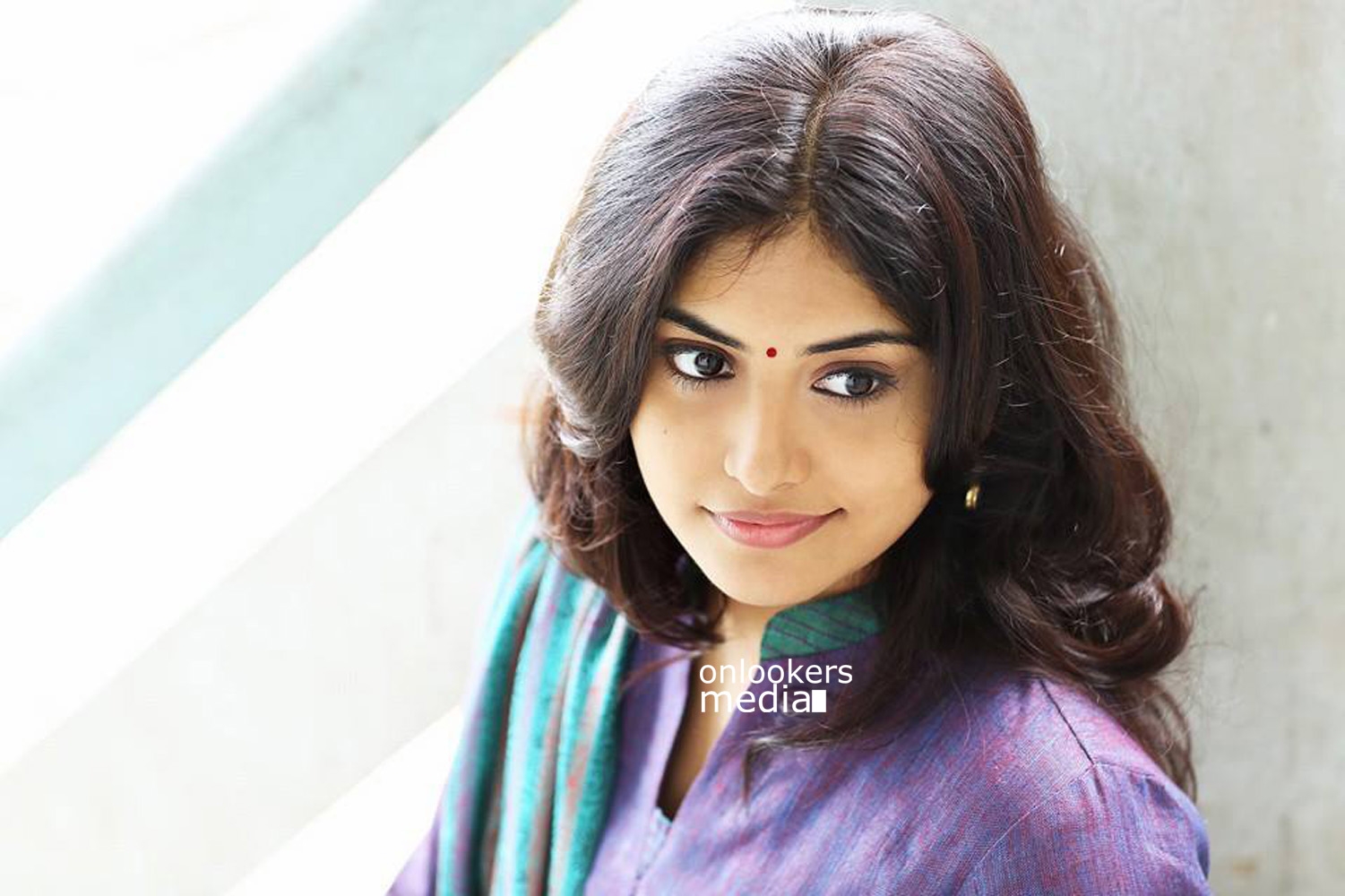 Manjima Mohan Stills-Images-Photos-Vadakkan Selfie Actress-Onlookers Media