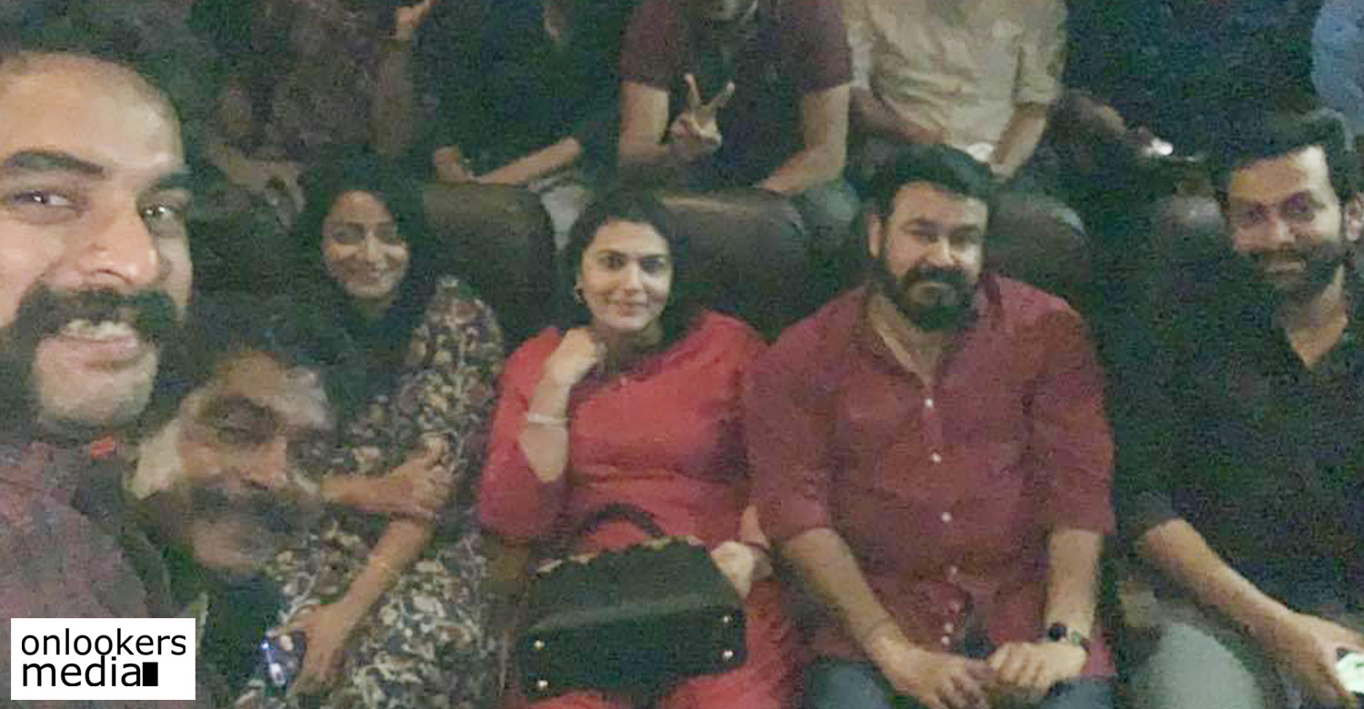 Mohanlal, Prithviraj and Tovino watch Lucifer with fans,Lucifer,tovino thomas,lucifer movie news,tovino thomas mohanlal prithviraj watching lucifer,mohanlal and prithviraj watching lucifer,mohanlal watching lucifer with tovino and prithviraj