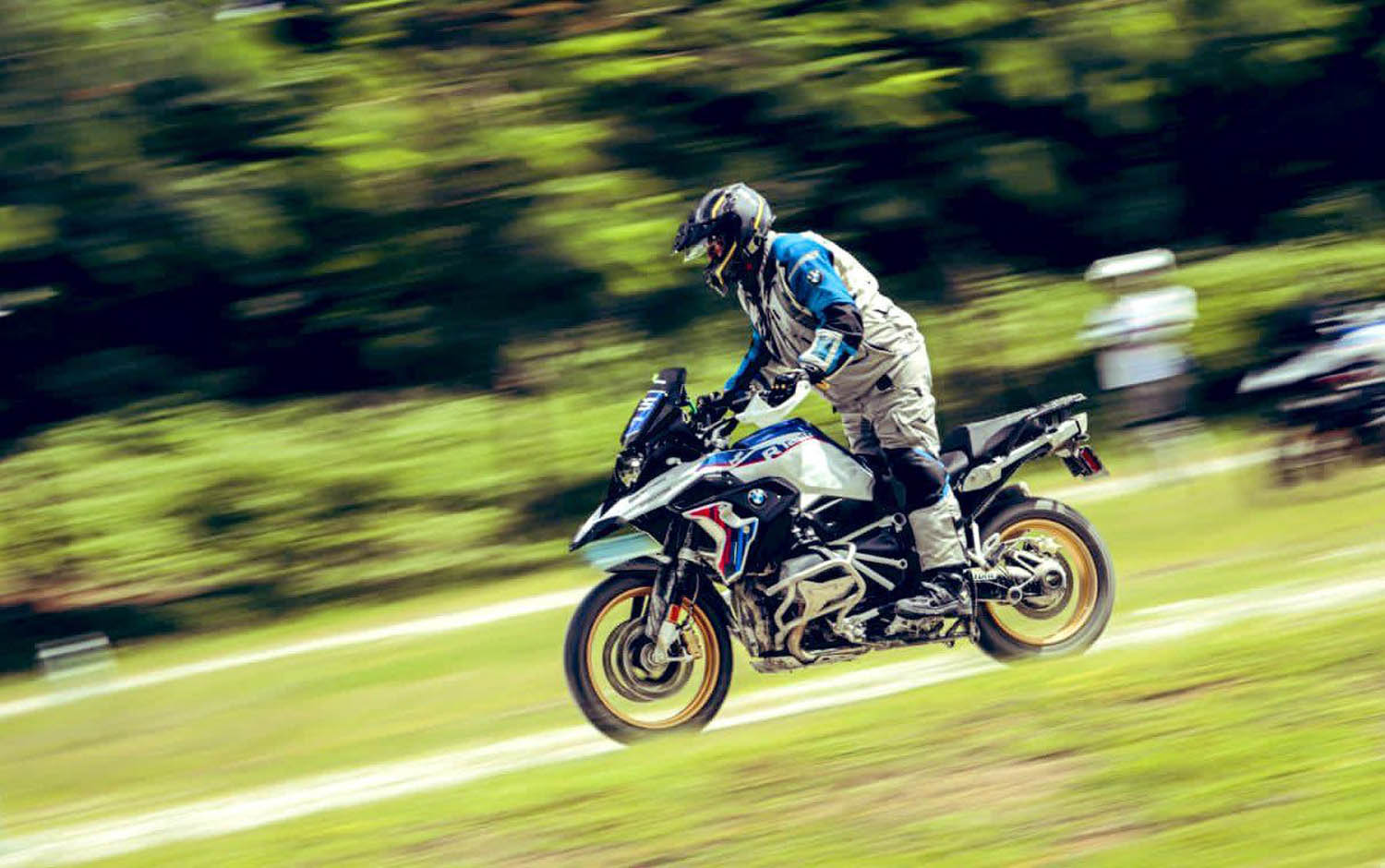 Check Out Some New Stills Of Ajith Doing Bike Stunts Check Out Some New Stills Of Ajith Doing Bike Stunts